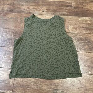 All in Motion Cropped Athletic Muscle Tank Size Large